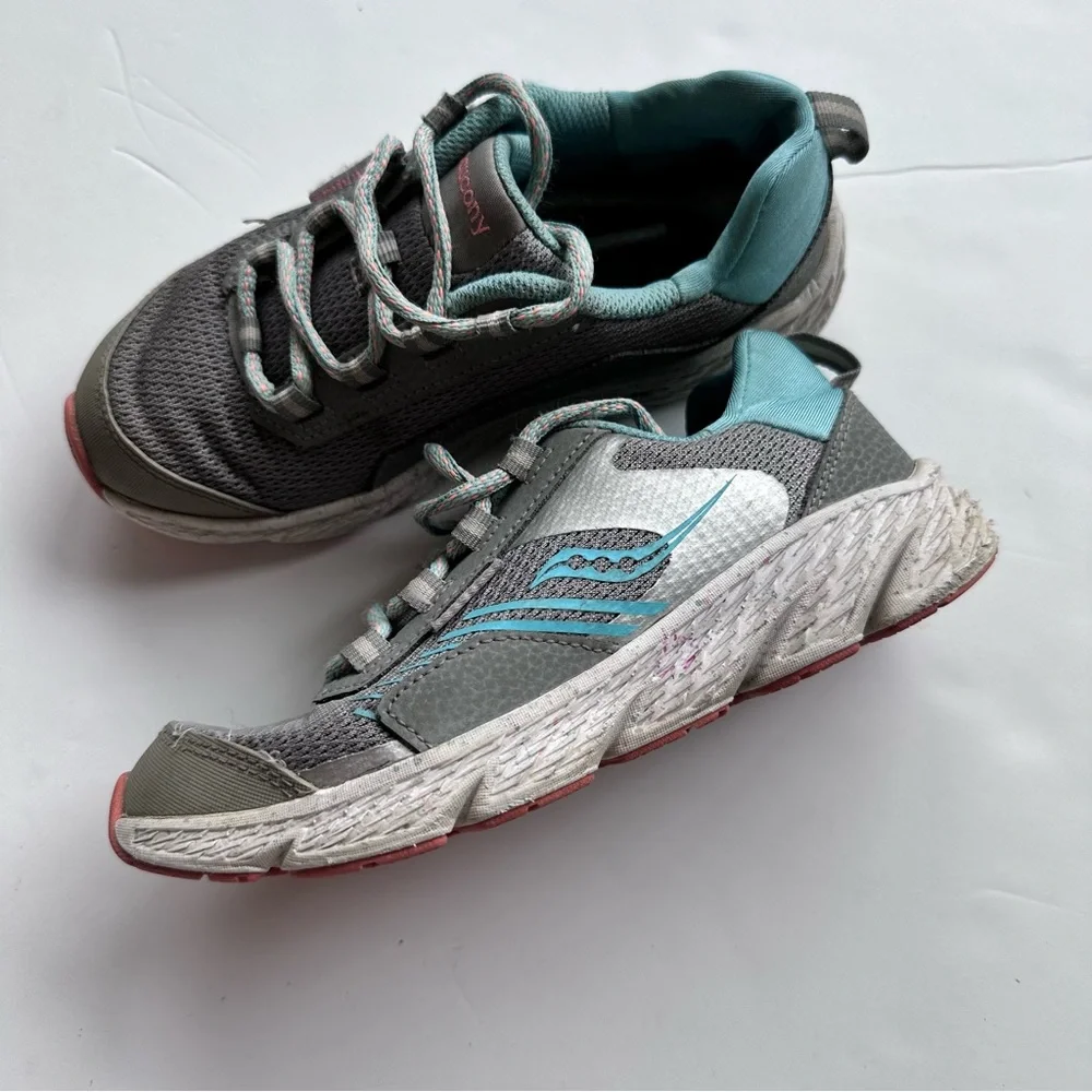 Saucony lace up